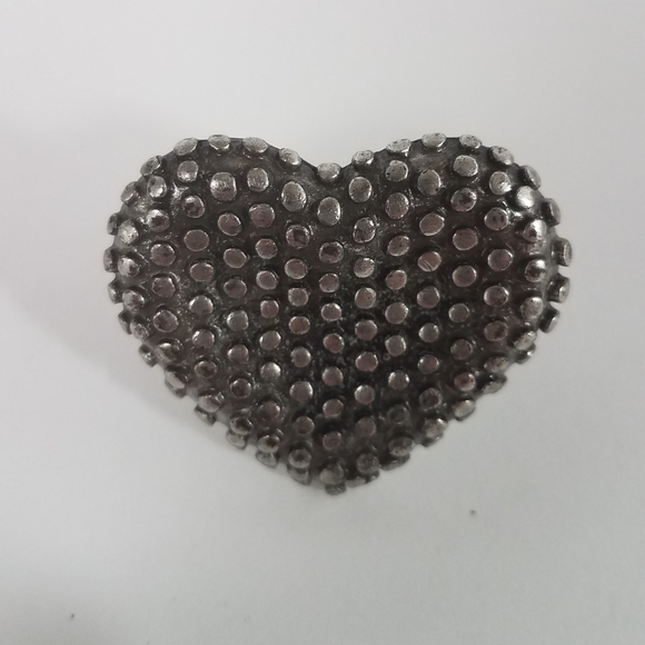 Jewelry - Silver stretchy heart ring